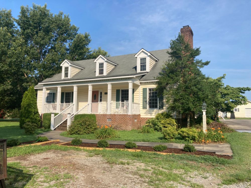 House wash roof wash and concrete cleaning in nashville nc