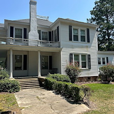 Gutter-cleaning-on-a-historic-home-in-Nashville-NC 0